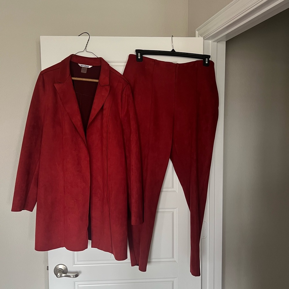 Elegant Red Pantsuit